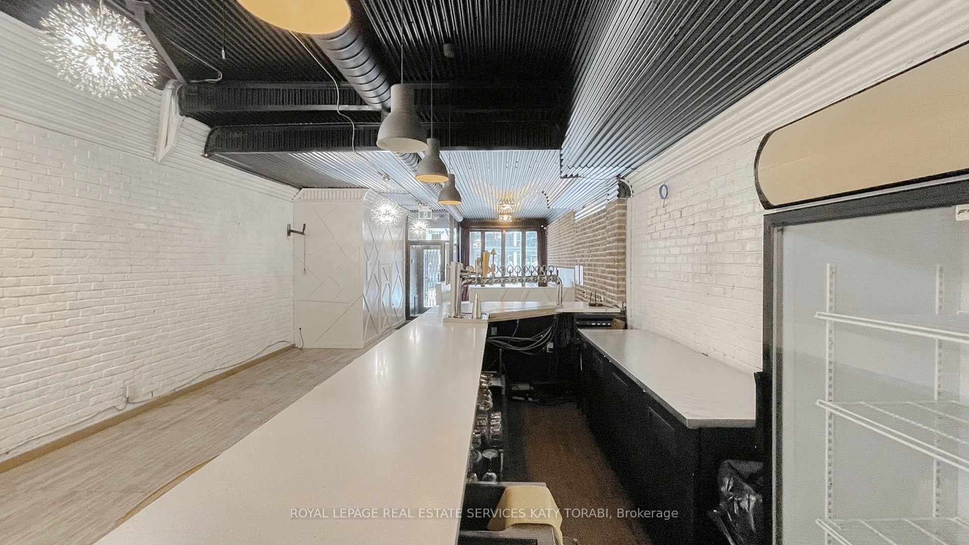 566 Queen Street W