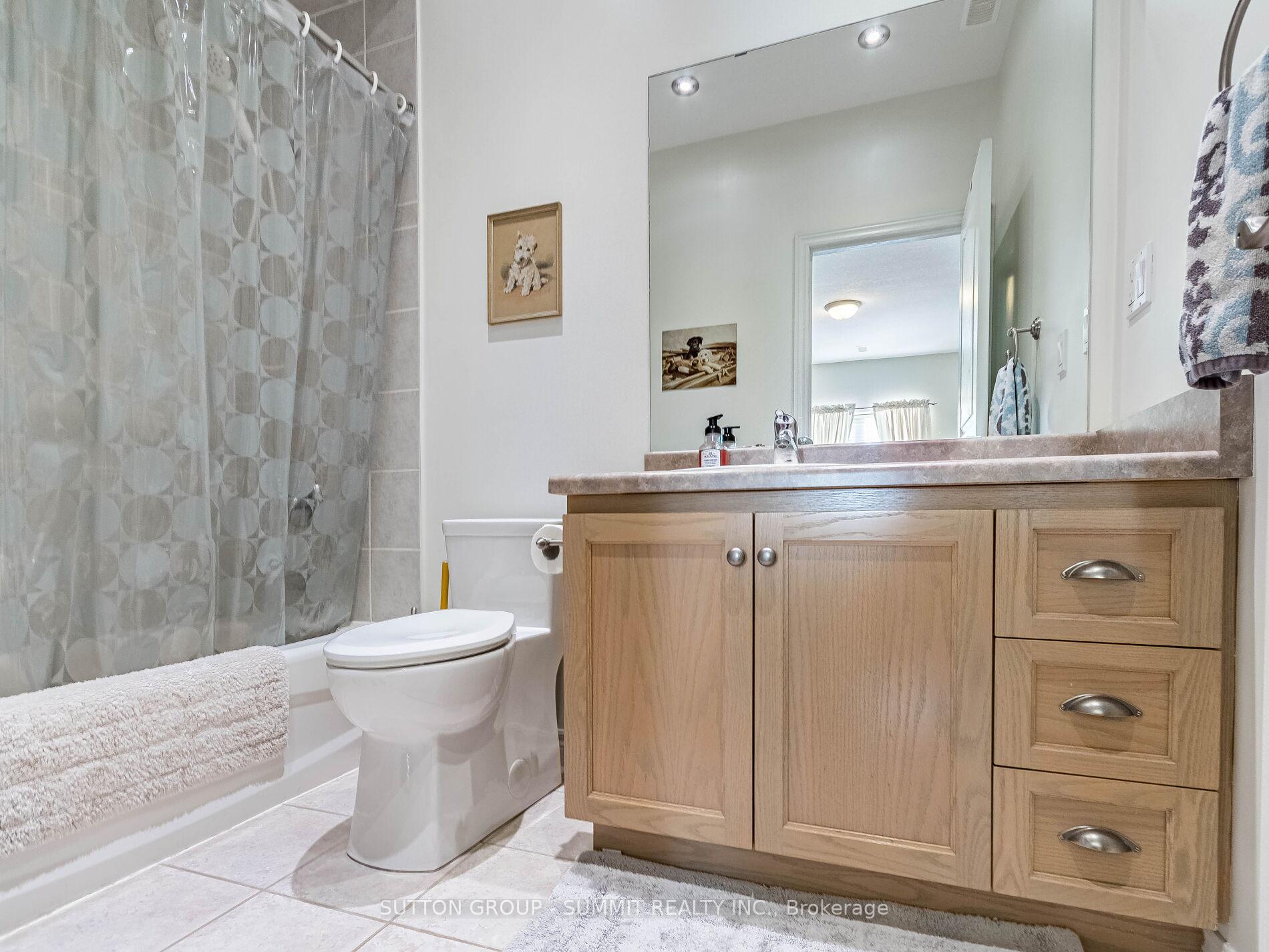 3 Bedrooms Condo at 484 Millen, Hamilton For sale