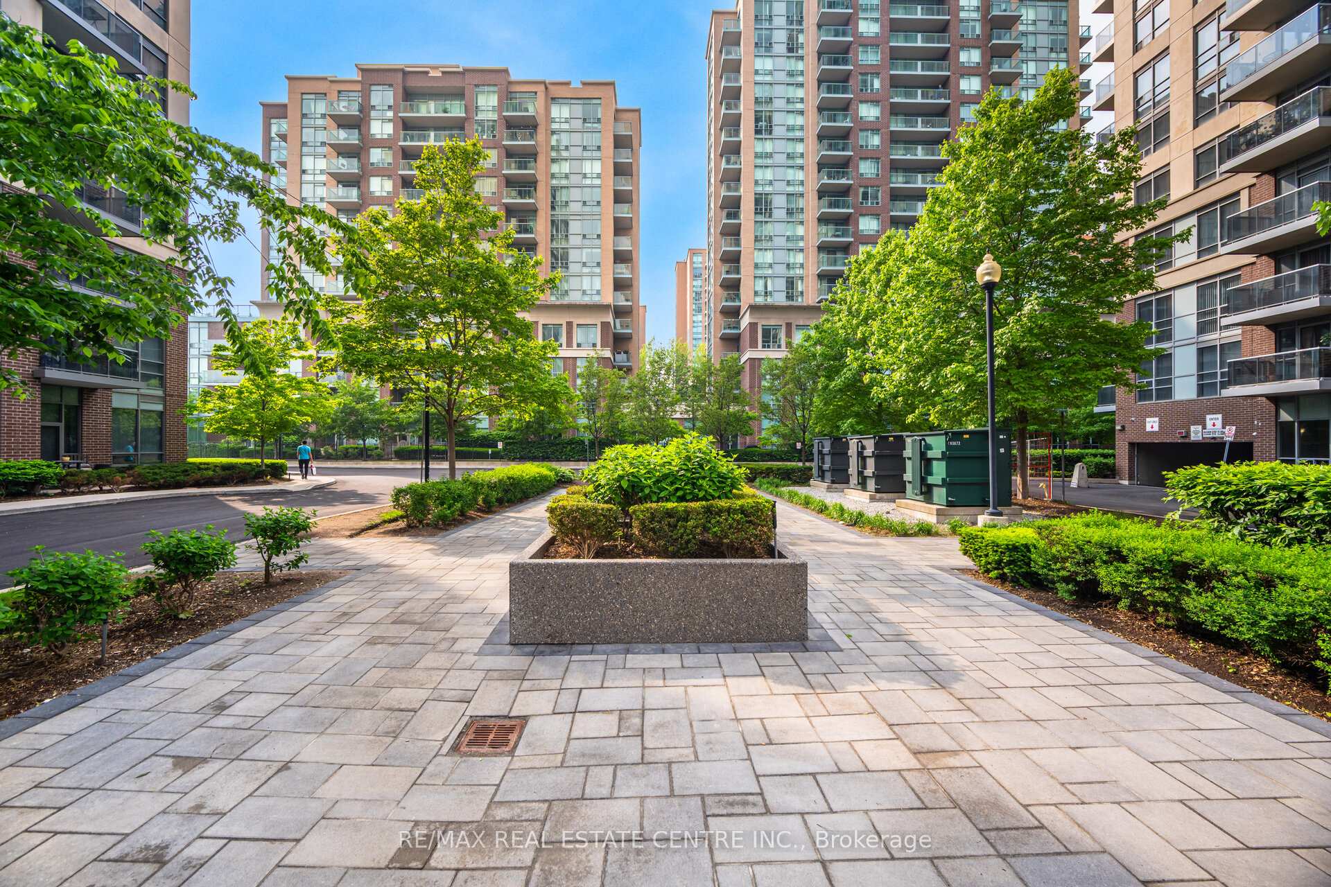 1 Bedroom Condo at 1 Michael Power, Toronto For sale