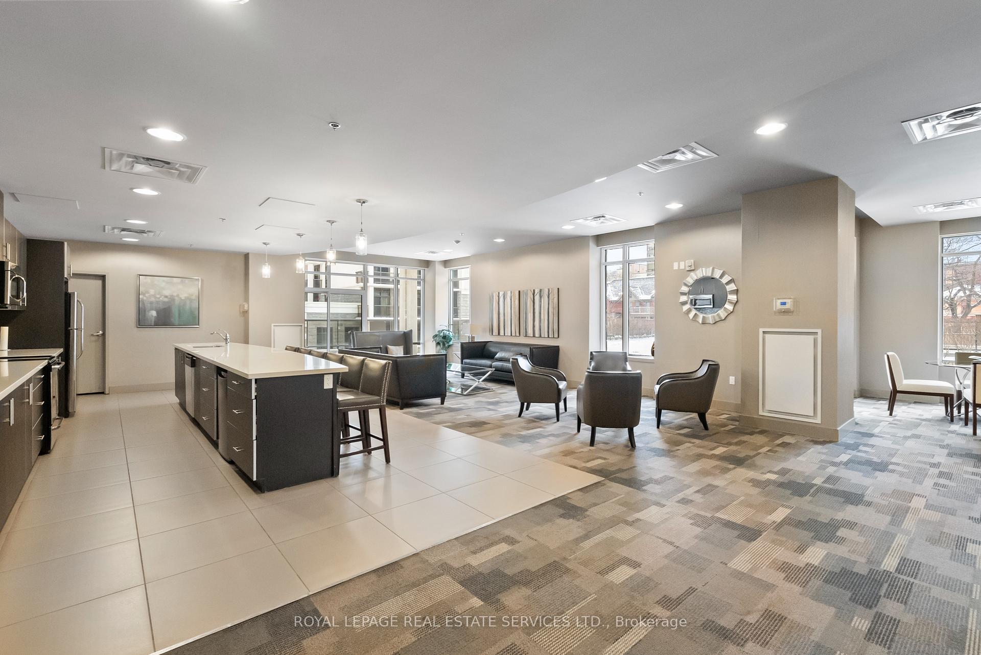 2 Bedrooms Condo at 90 Charlton,  Hamilton For sale