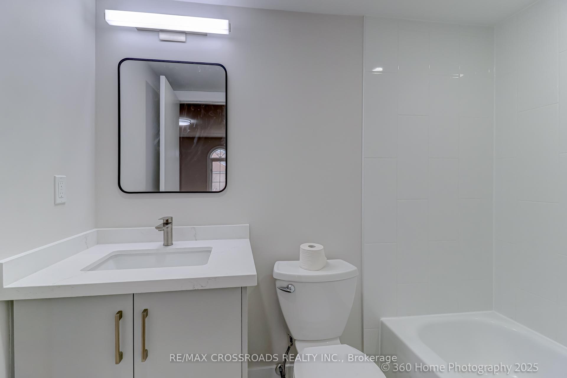 3 Bedrooms Condo at 70 Sidney Belsey,  Toronto For sale