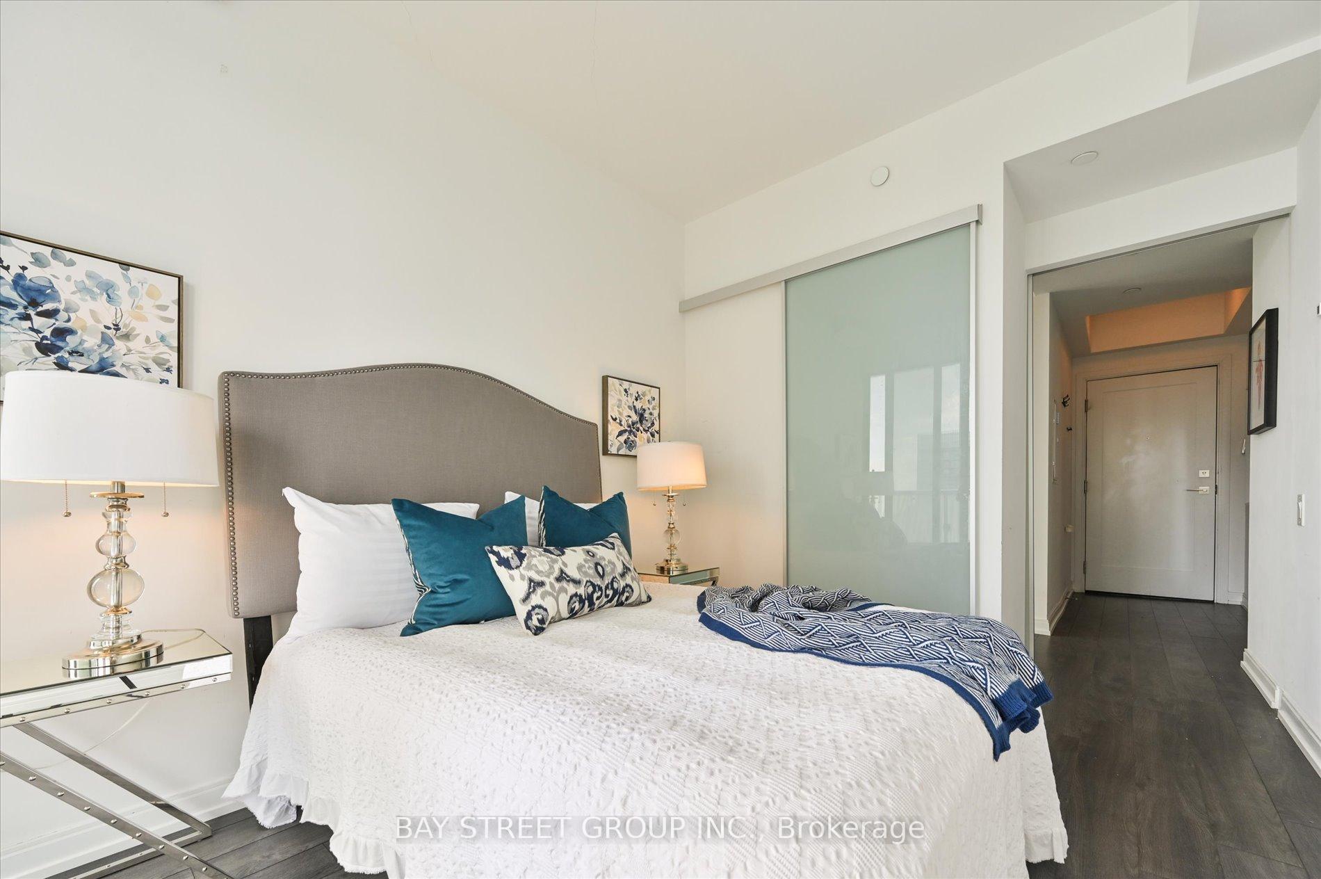 1 Bedroom Condo at 50 Charles, Toronto For sale