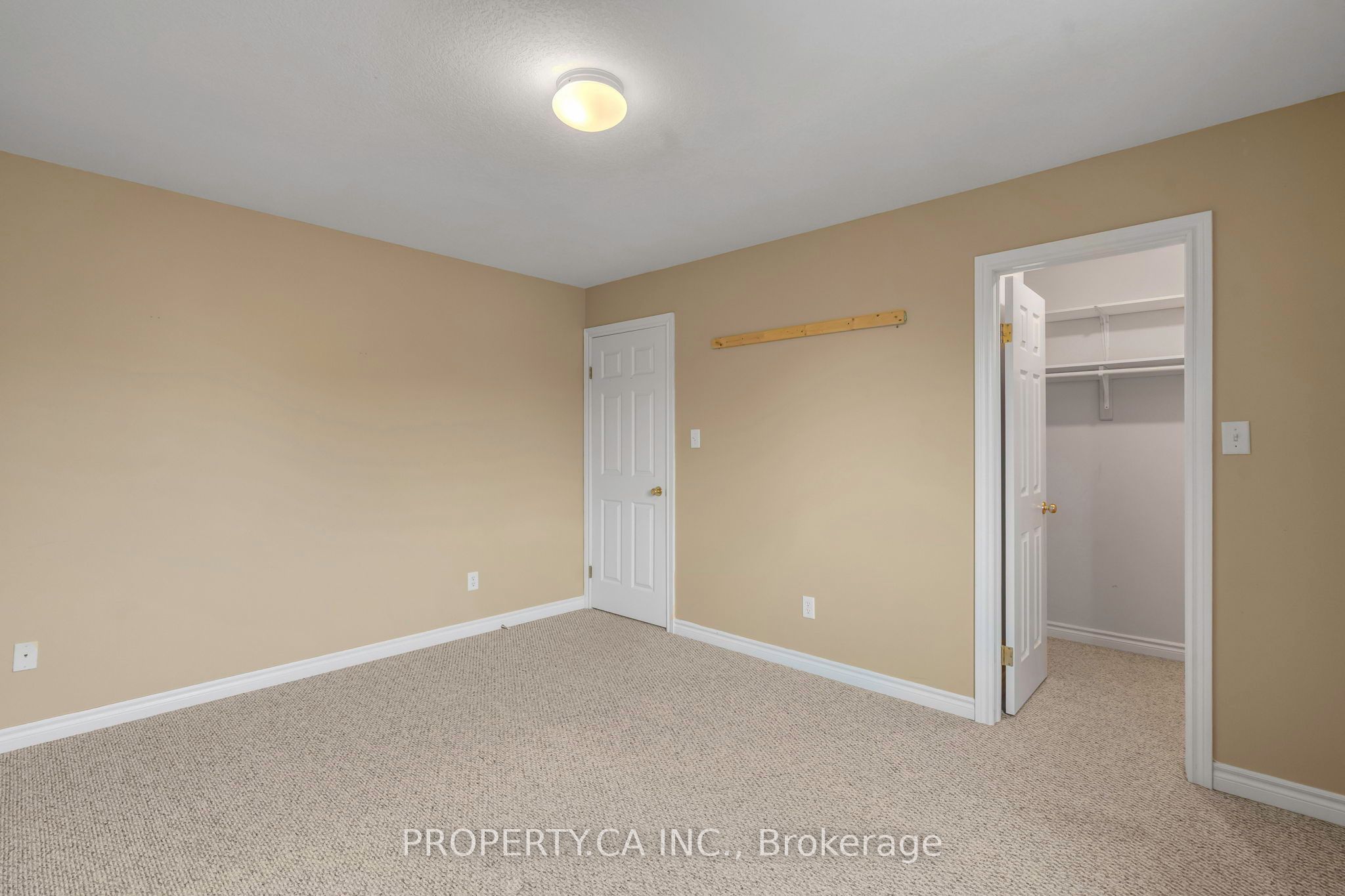 294 Huck Crescent