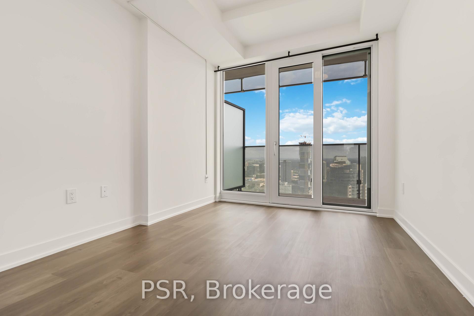 3 Bedrooms Condo at 3900 Confederation, Mississauga For sale