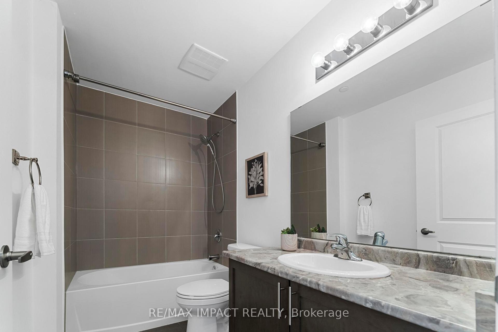 2 Bedrooms Condo at 125 Shoreview,  Hamilton For sale