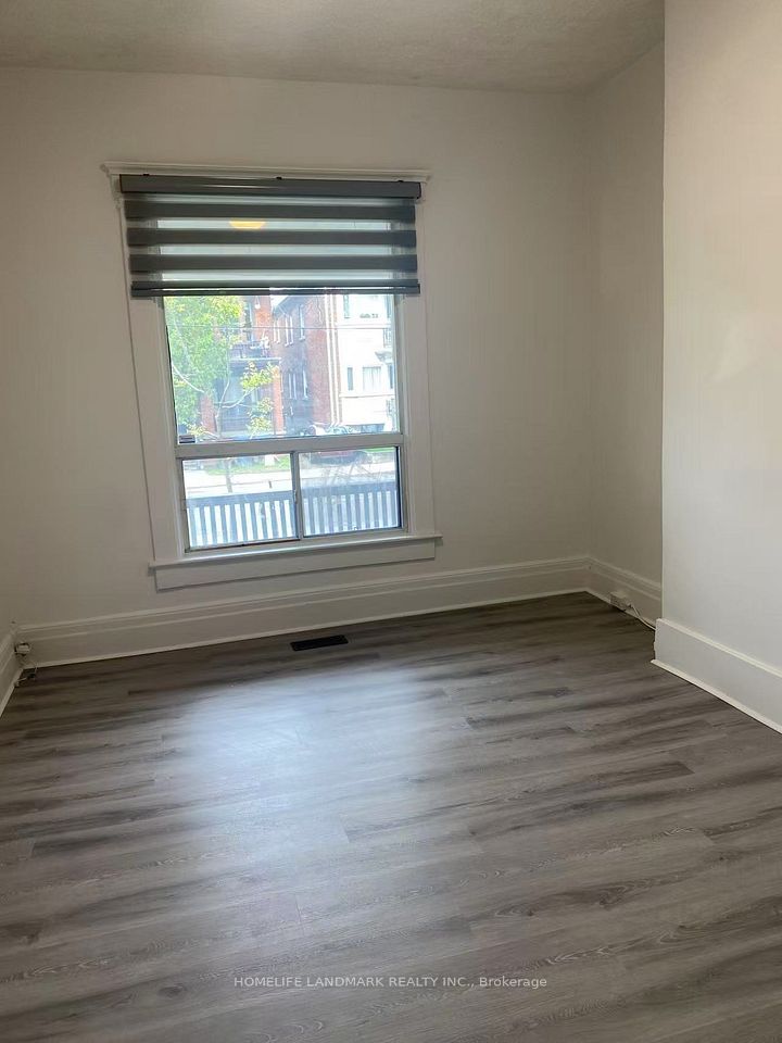 1067 Dovercourt