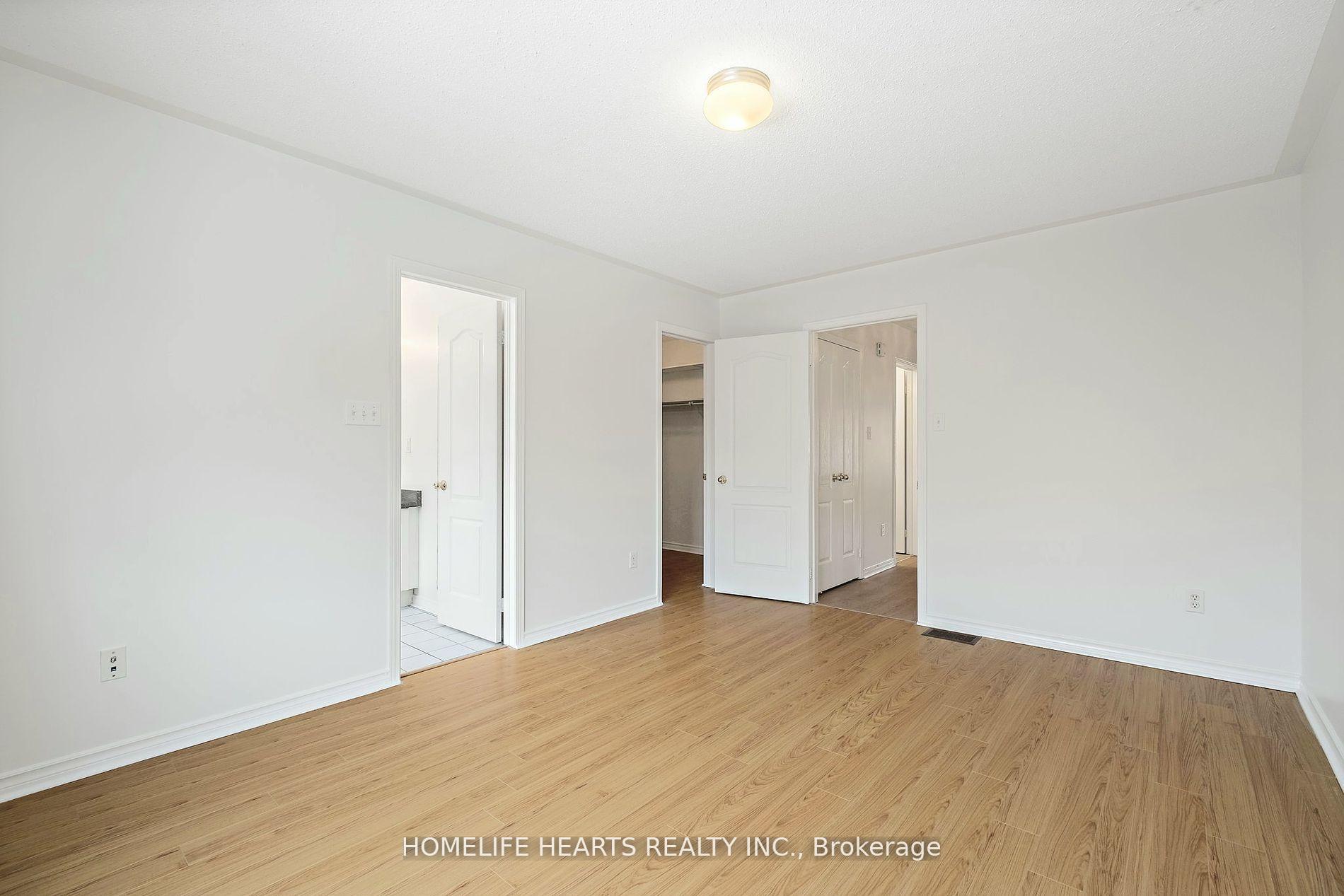 3 Bedrooms Condo at 525 Novo Star, Mississauga For sale