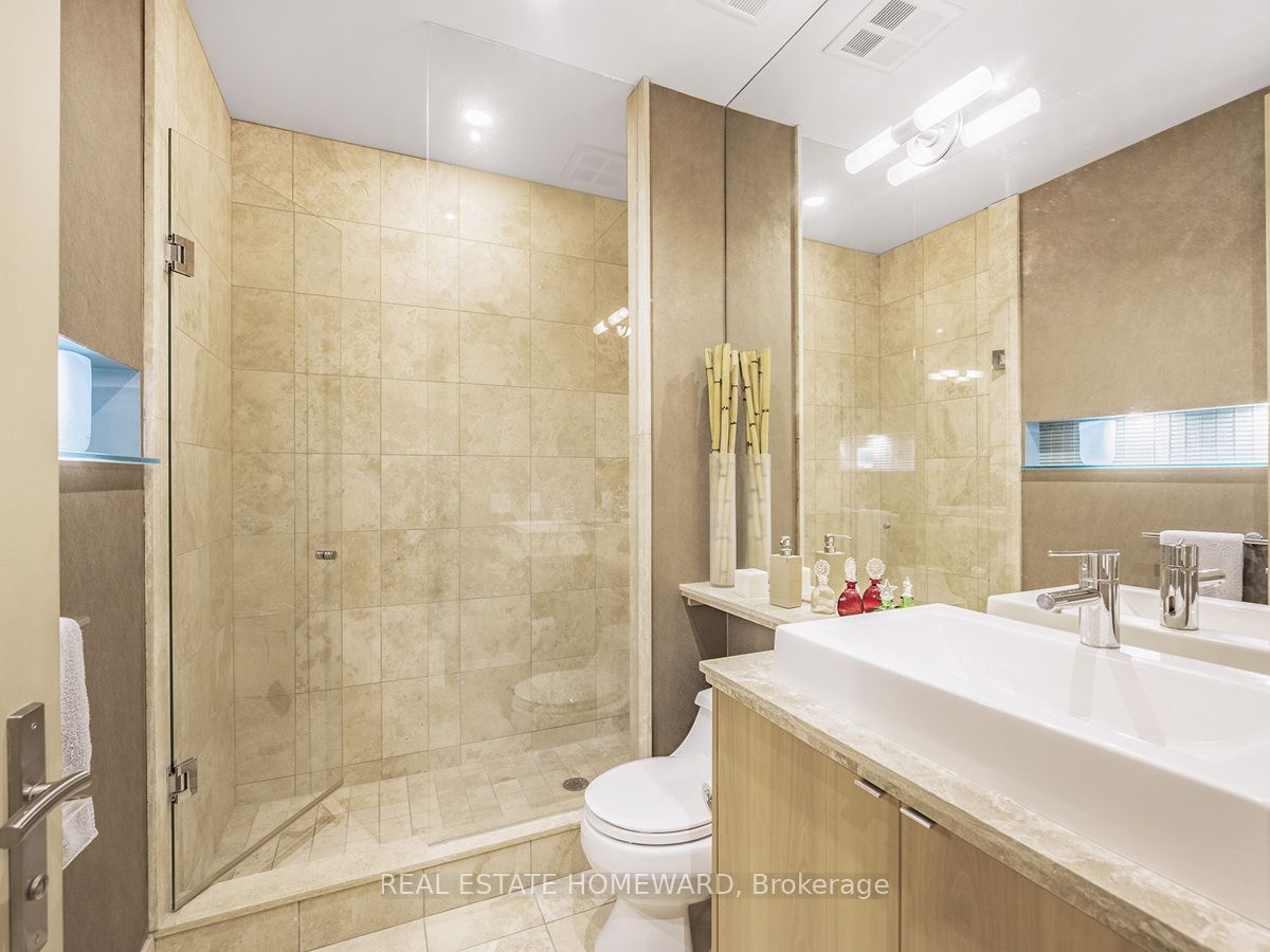 48 St Clair Avenue W, #702