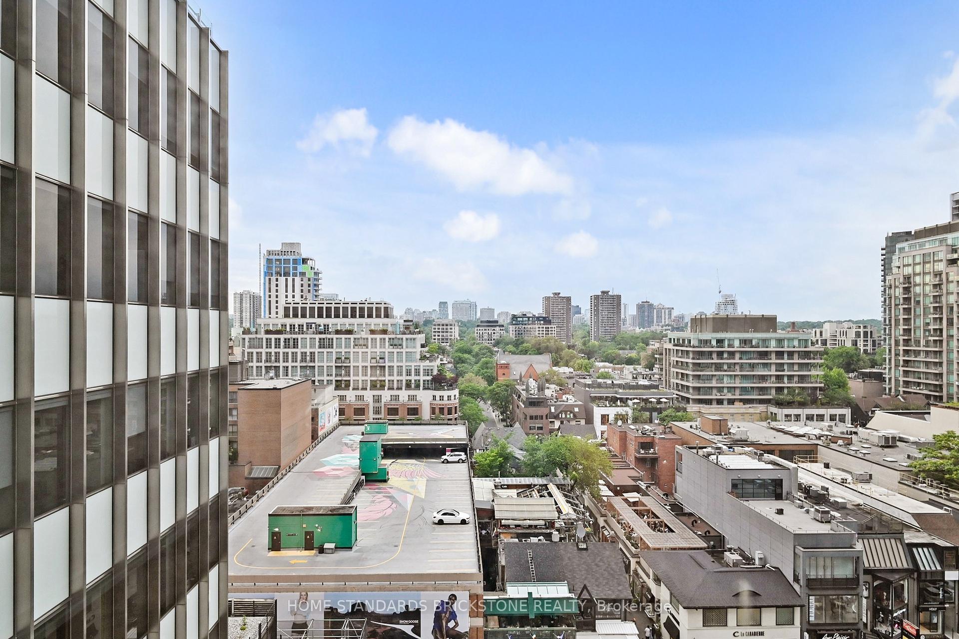 2 Bedrooms Condo at 110 Bloor, Toronto For sale