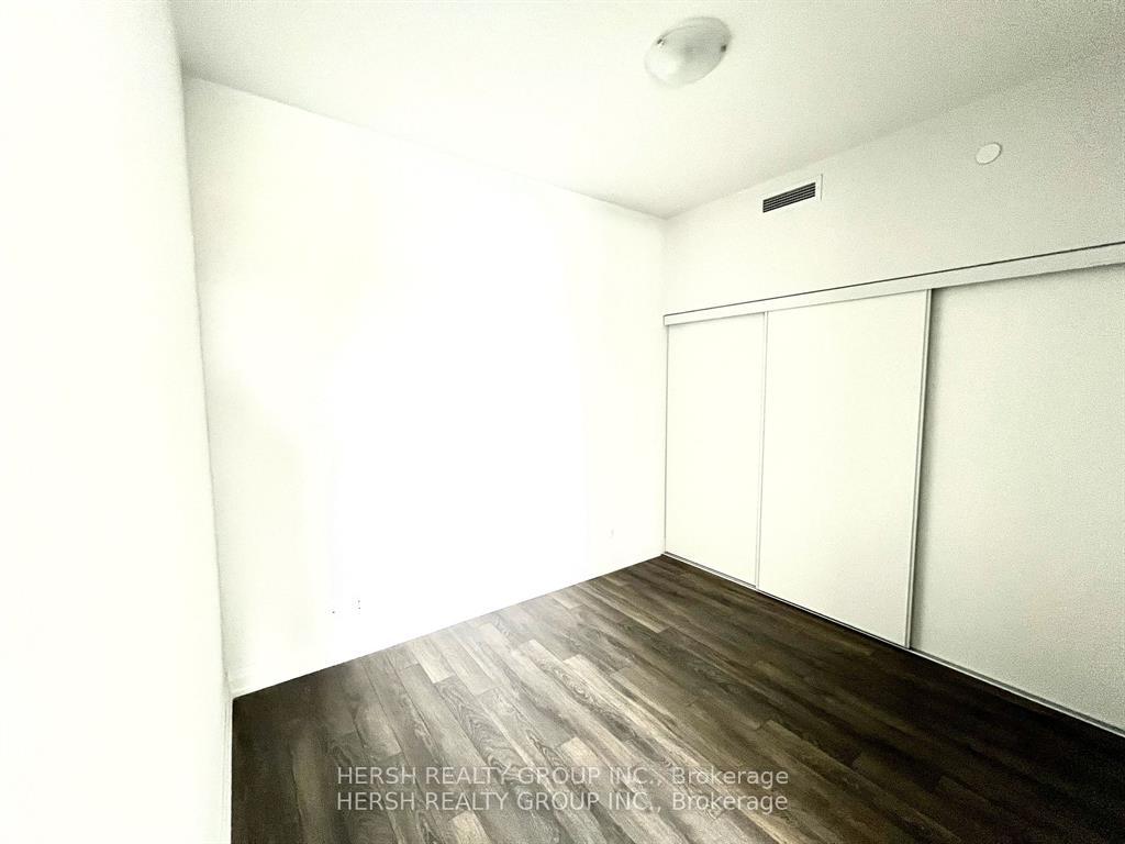 3 Bedrooms Condo at 10 Meadowglen,  Toronto For sale