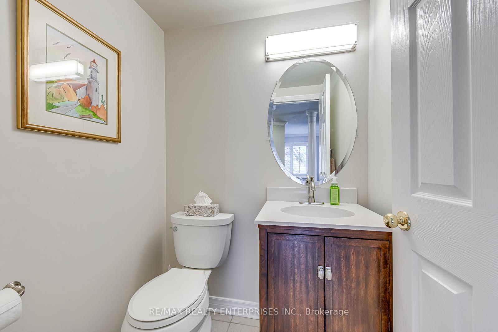 3 Bedrooms Condo at 5658 Glen Erin, Mississauga For sale