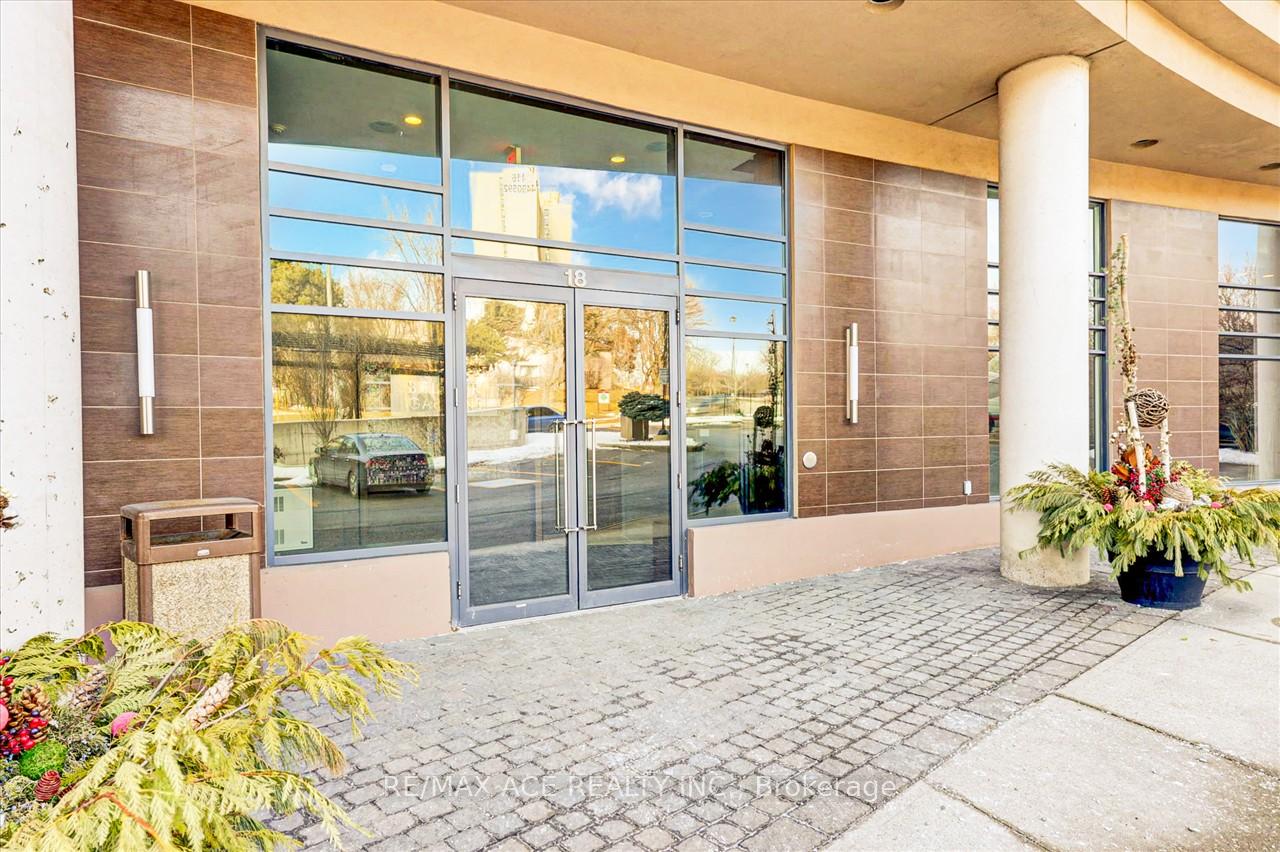 2 Bedrooms Condo at 18 Valley Woods, Toronto For sale