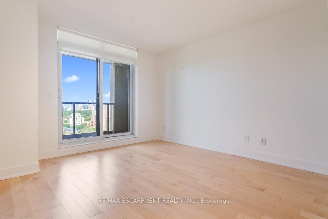 1 Bedroom Condo at 18 Kenaston, Toronto For sale