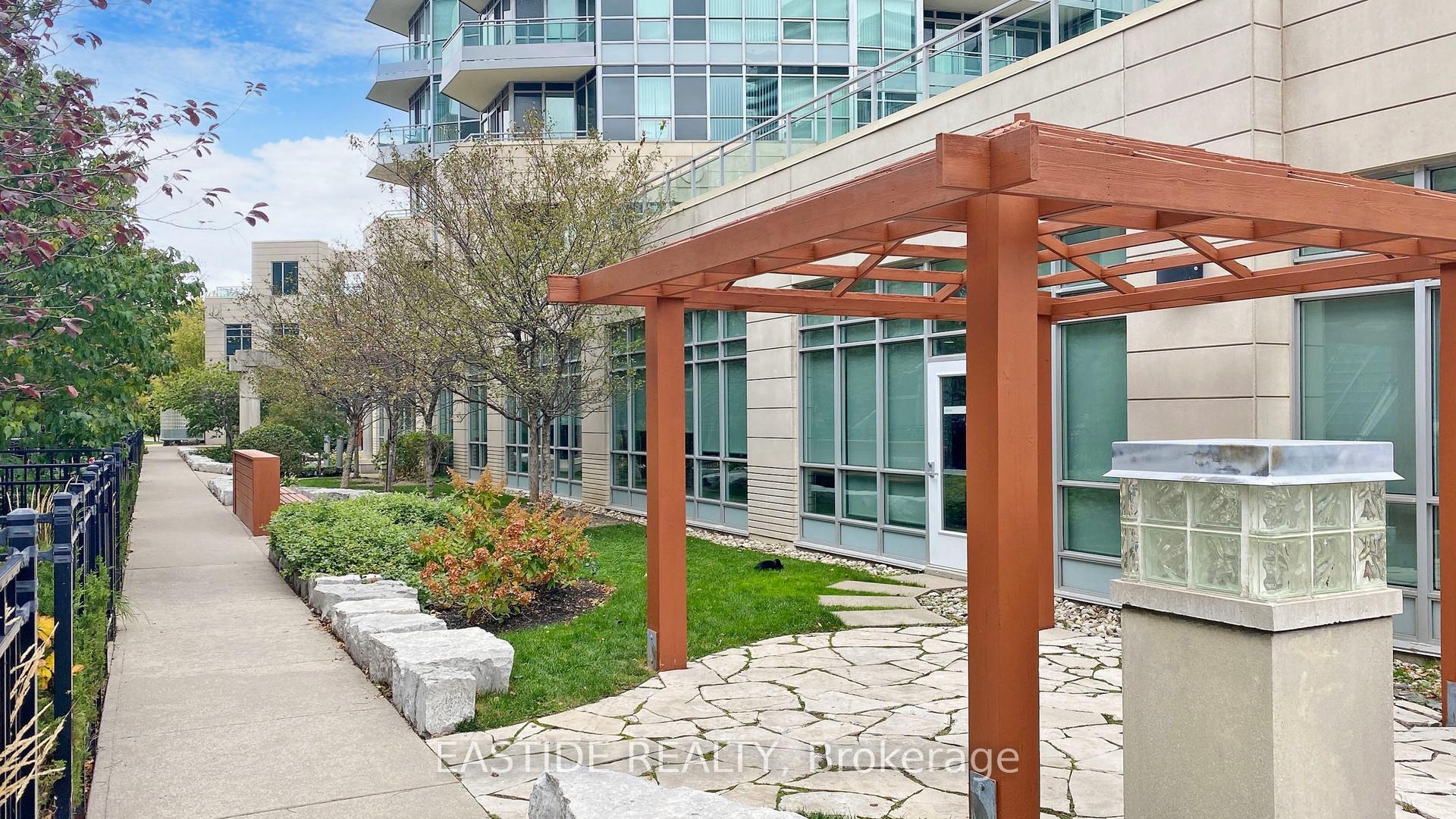 2 Bedrooms Condo at 18 Holmes, Toronto For sale