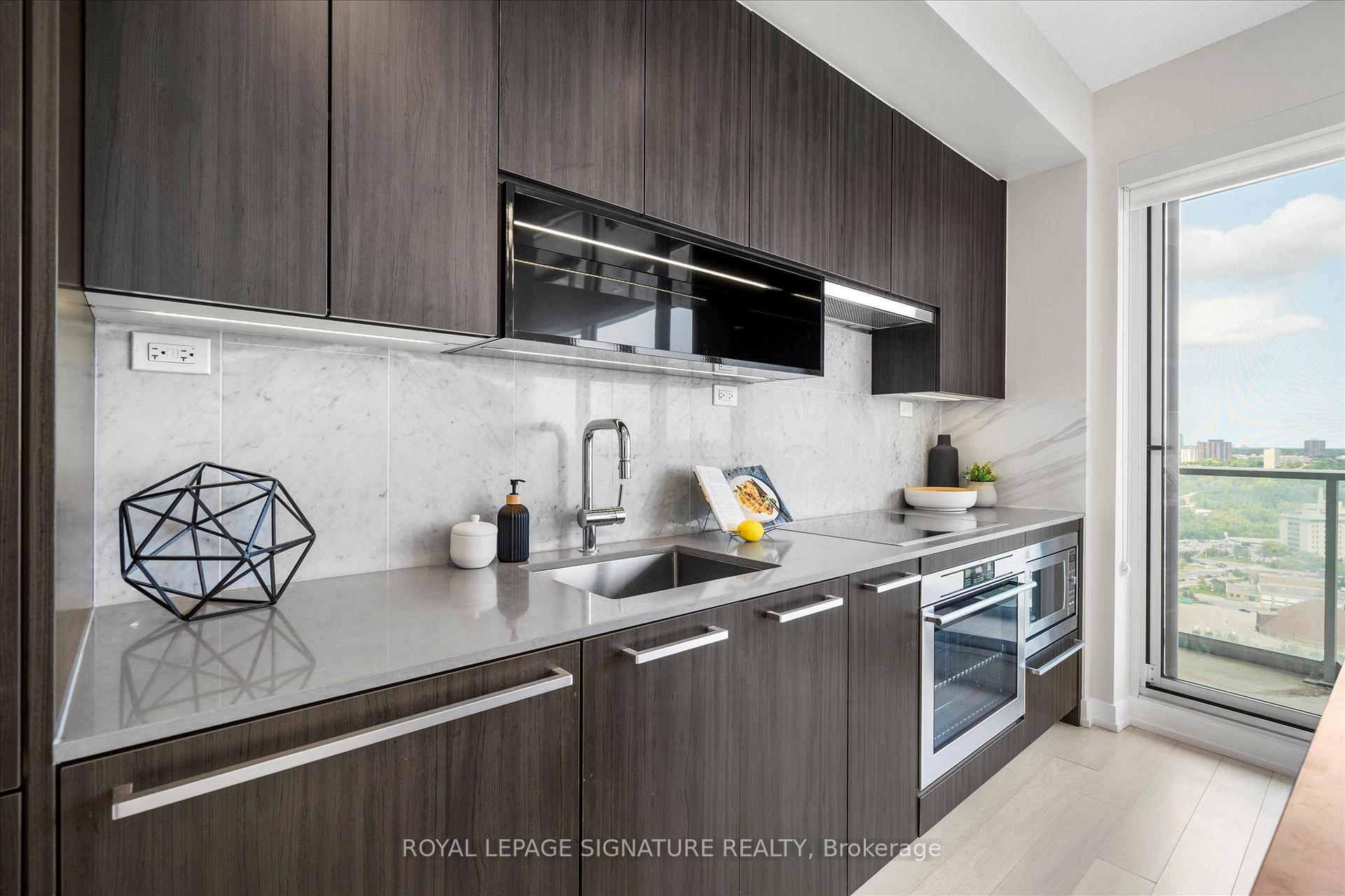 2 Bedrooms Condo at 117 McMahon, Toronto For sale