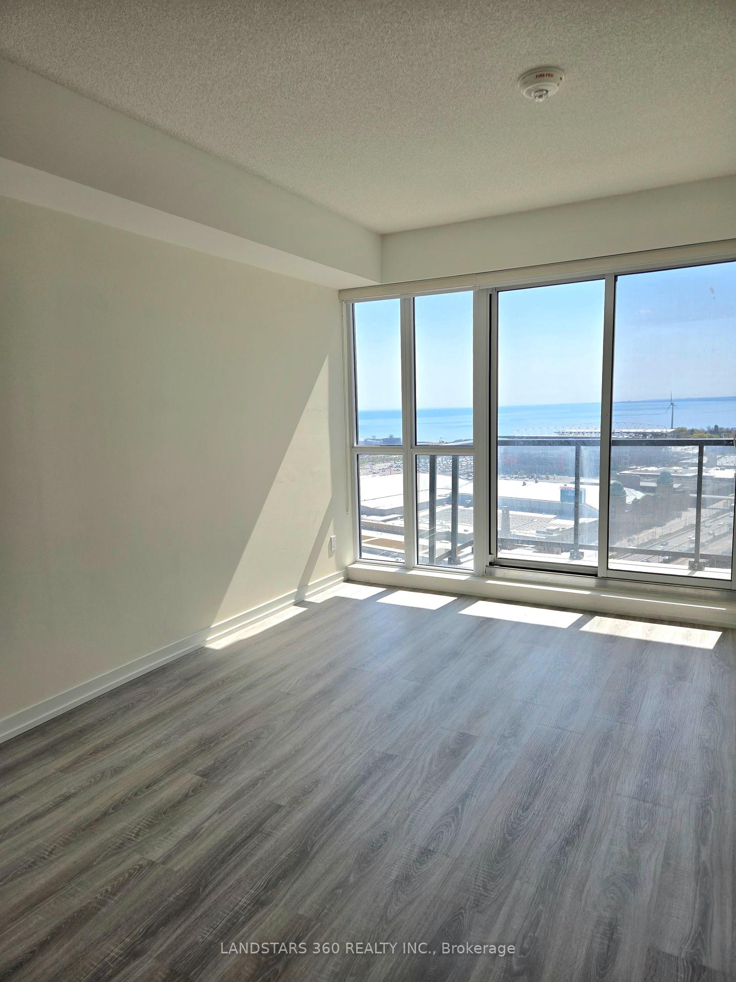 2 Bedrooms Condo at 49 East Liberty, Toronto For sale