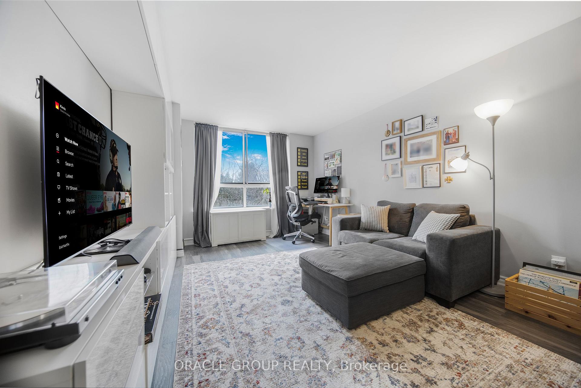 1 Bedroom Condo at 1485 Lakeshore,  Mississauga For sale