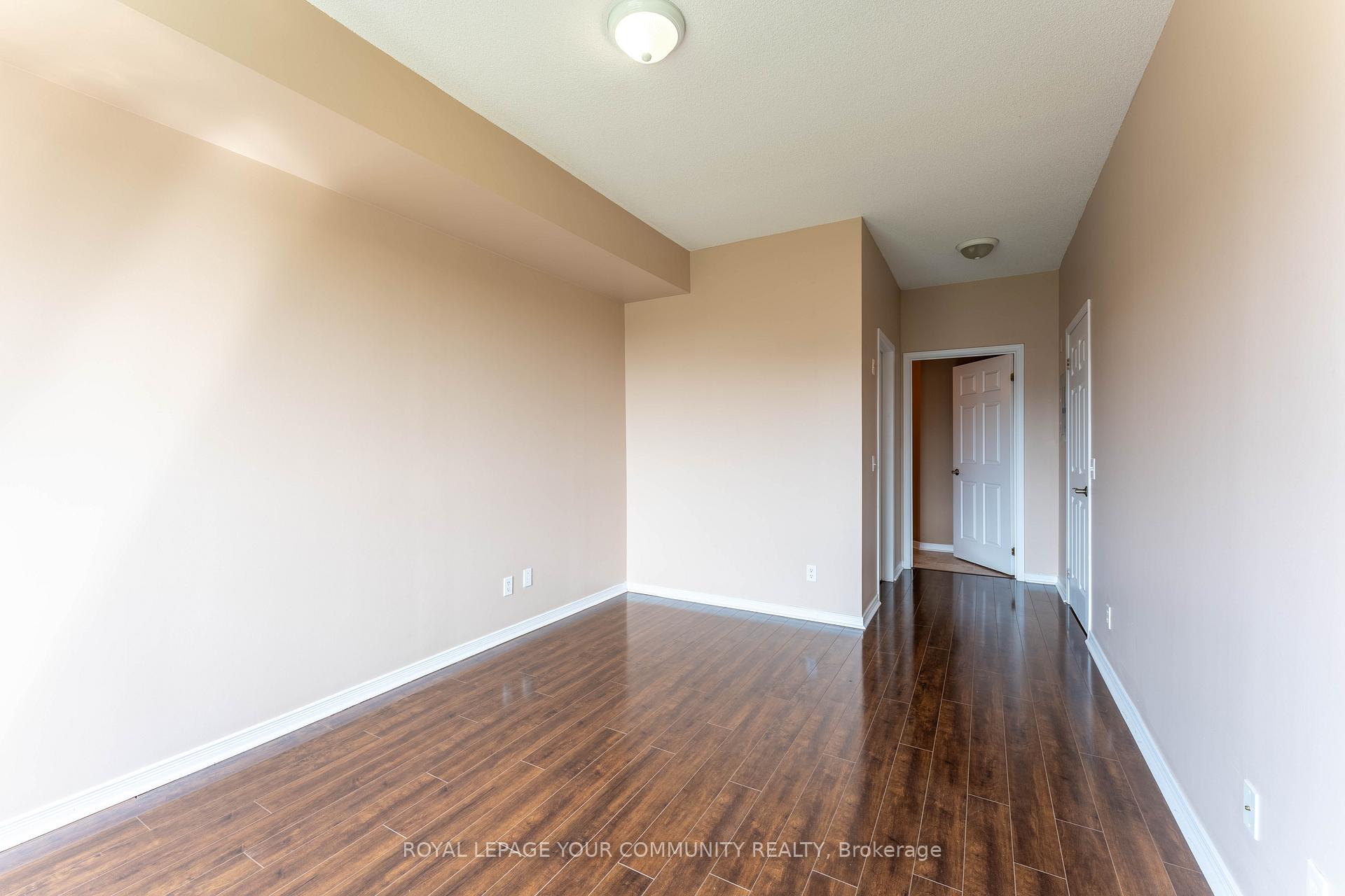 3 Bedrooms Condo at 1 Maison Parc, Vaughan For sale