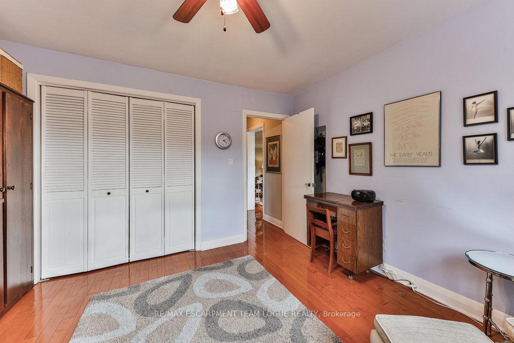 2 Bedrooms Co-op at 288 Reynolds,  Oakville For sale