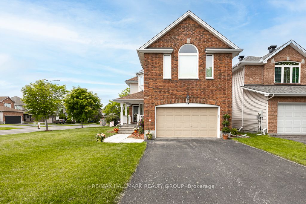 62 Clydesdale Avenue, Kanata, ON K2M 2M4