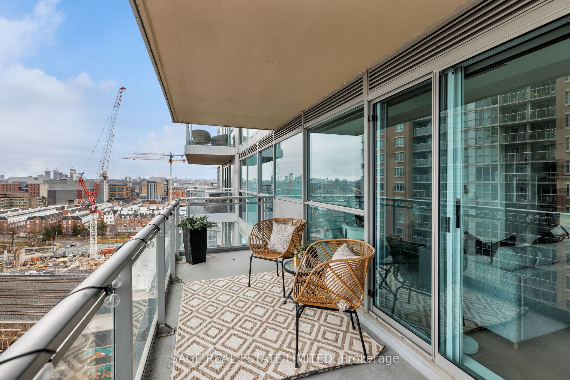 2 Bedrooms Condo at 100 Western Battery, Toronto For sale