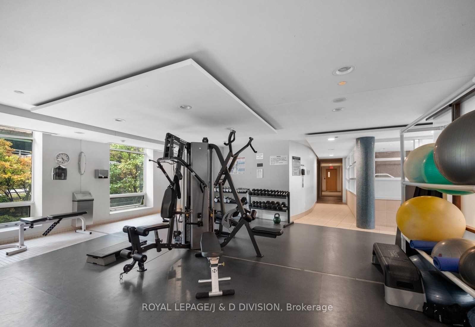 2 Bedrooms Condo at 500 Queens,  Toronto For sale