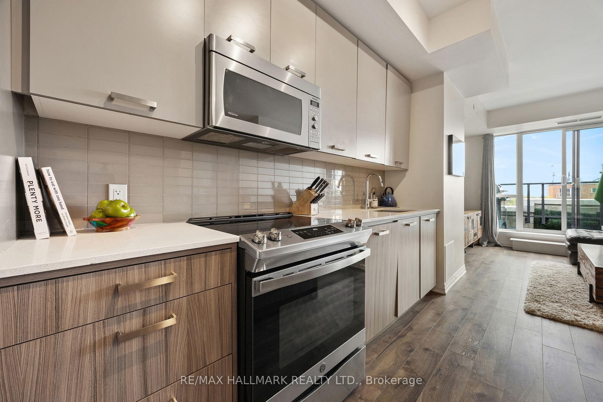 3 Bedrooms Condo at 1630 Queen, Toronto For sale