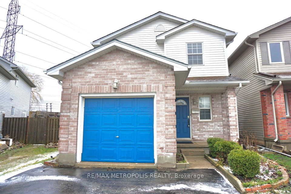 33 Phair Crescent