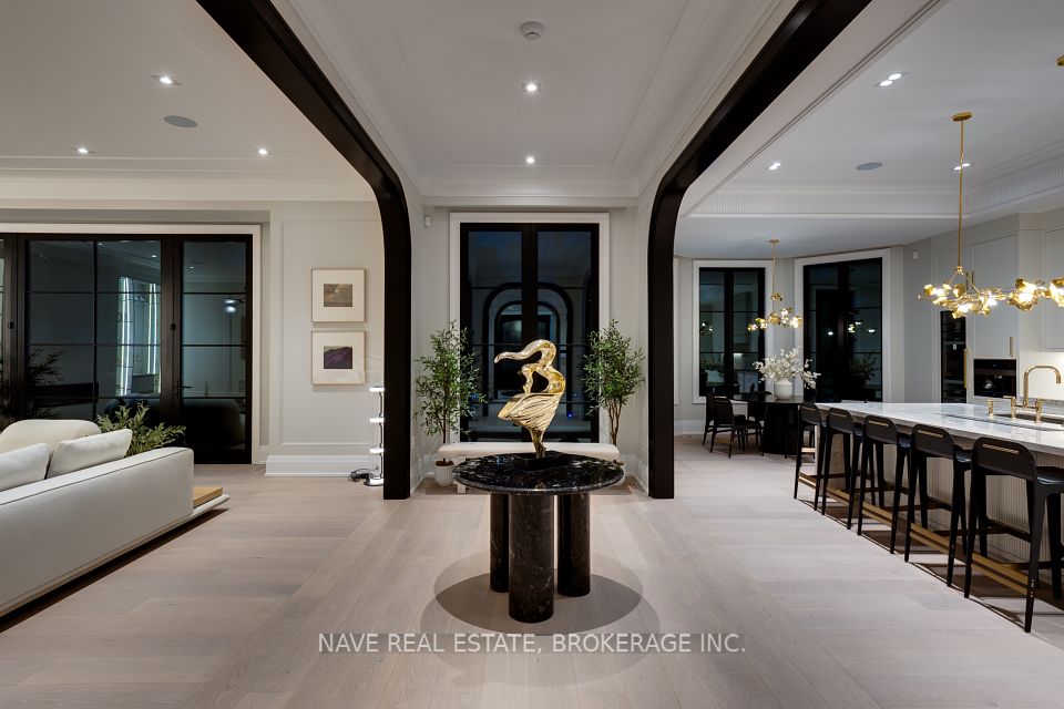 1 Sunflower Court, Markham, ON L3T 2W2