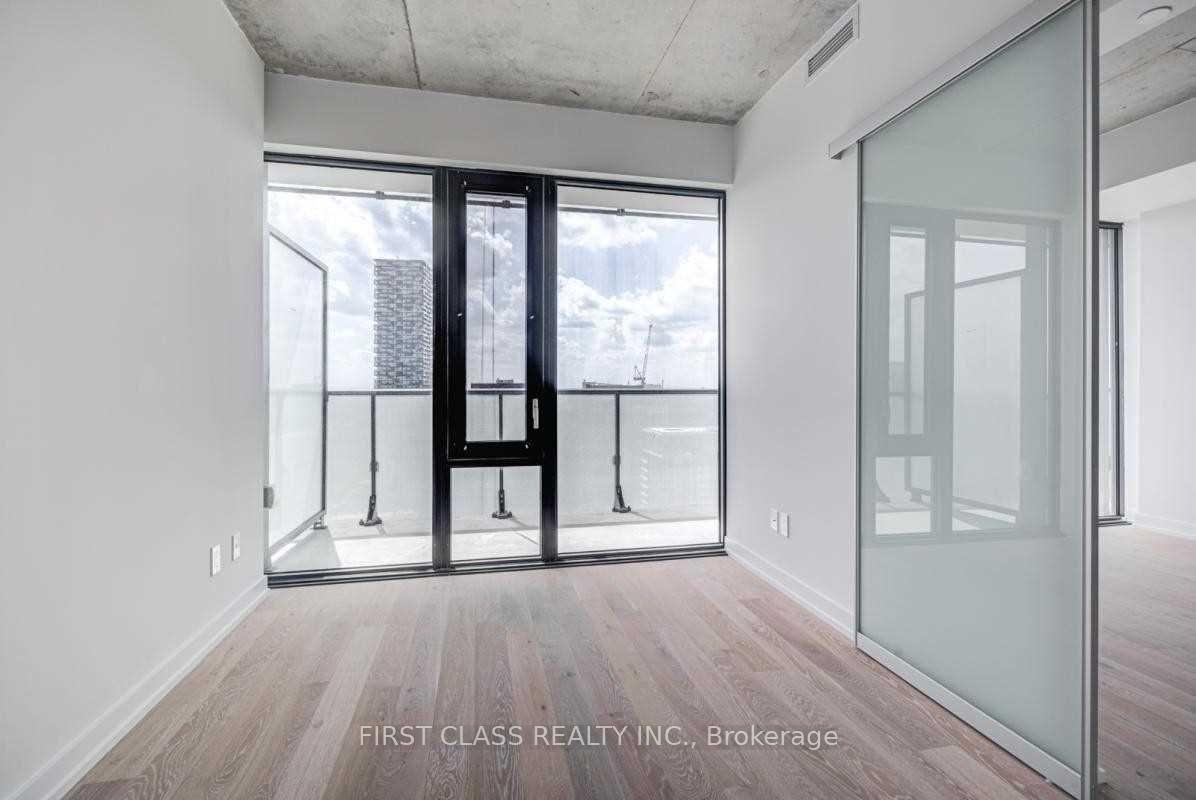 2 Bedrooms Condo at 161 Roehampton,  Toronto For sale