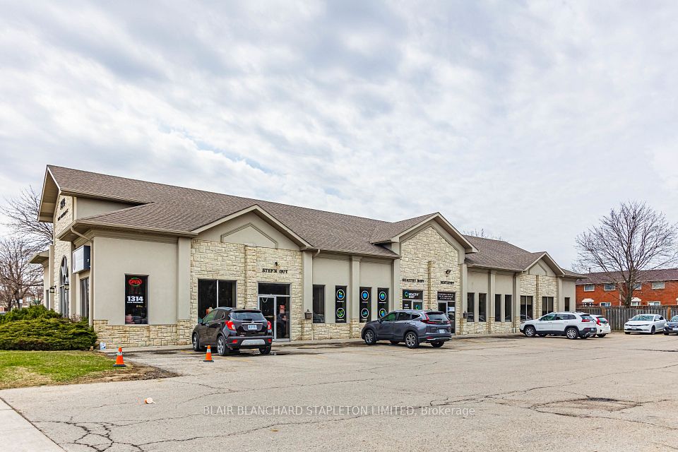 1314 Upper Wentworth