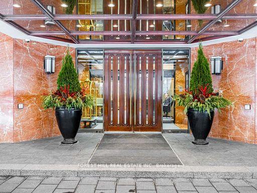2 Bedrooms Condo at 175 Cumberland, Toronto For sale