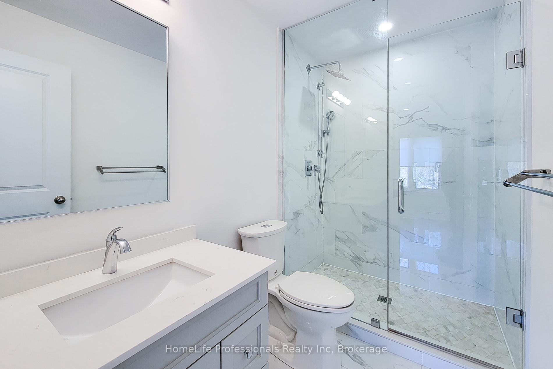 3 Bedrooms Condo at 111 Wilson, Hamilton For sale