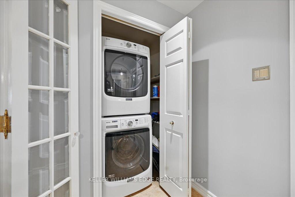 2 Bedrooms Condo at 3230 New,  Burlington For sale