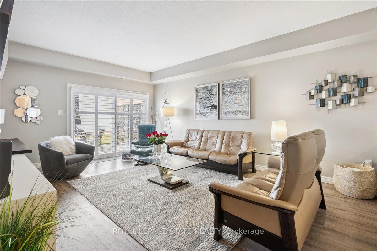 2 Bedrooms Condo at 484 Millen,  Hamilton For sale