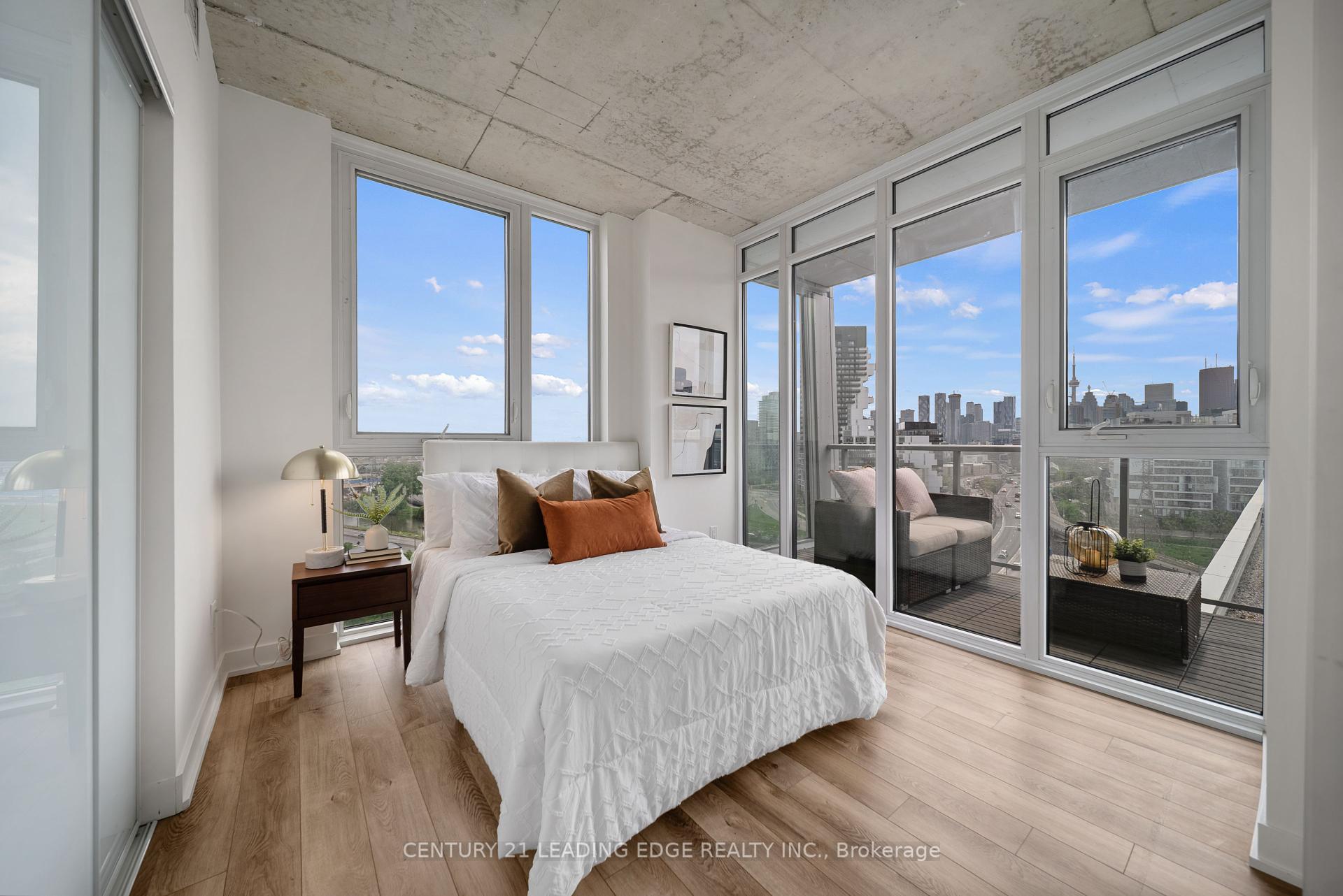 3 Bedrooms Condo at 15 BASEBALL, Toronto For sale