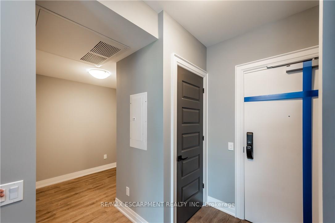 2 Bedrooms Condo at 50 KAITTING, Oakville For sale