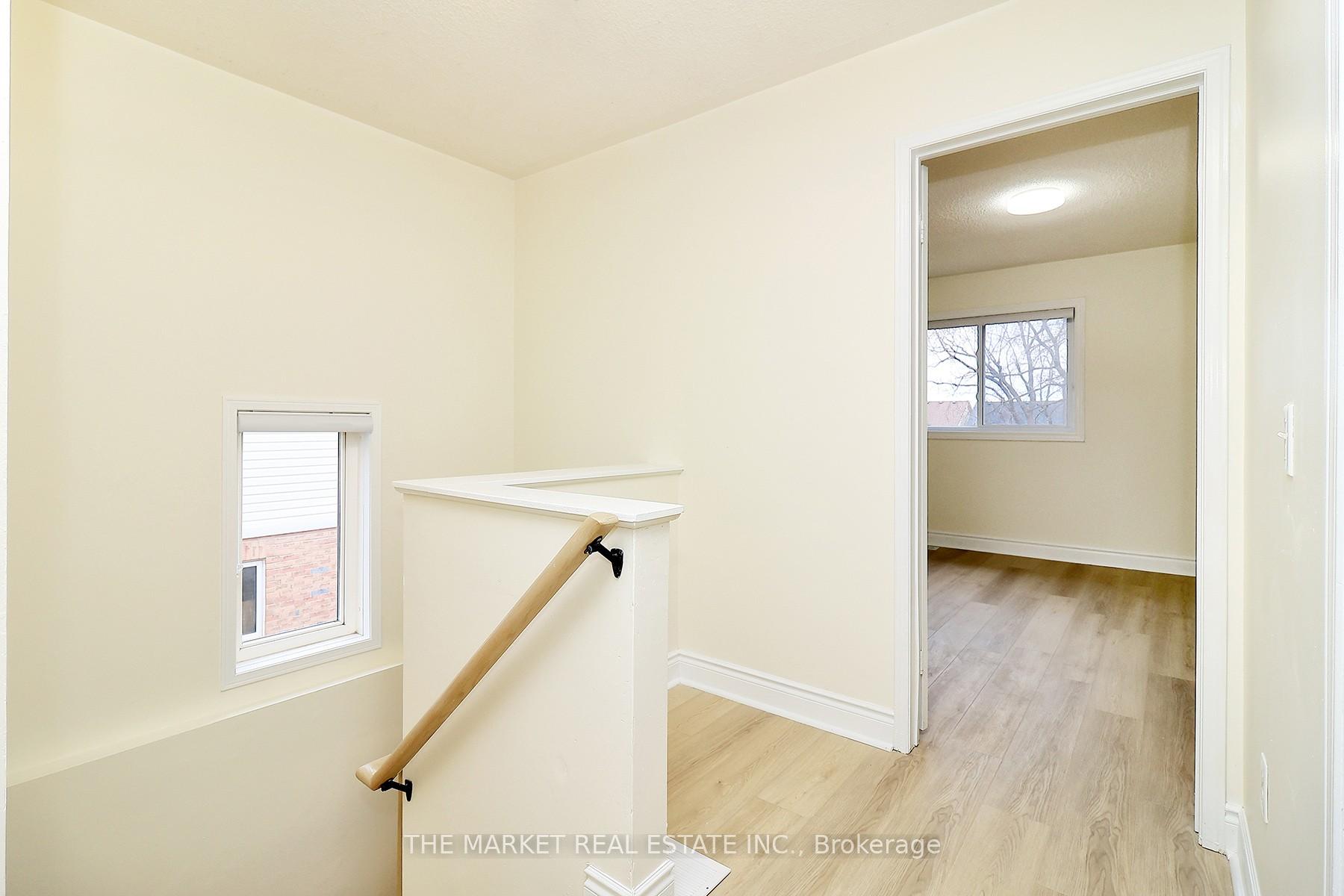 3 Bedrooms Condo at 7190 Atwood, Mississauga For sale