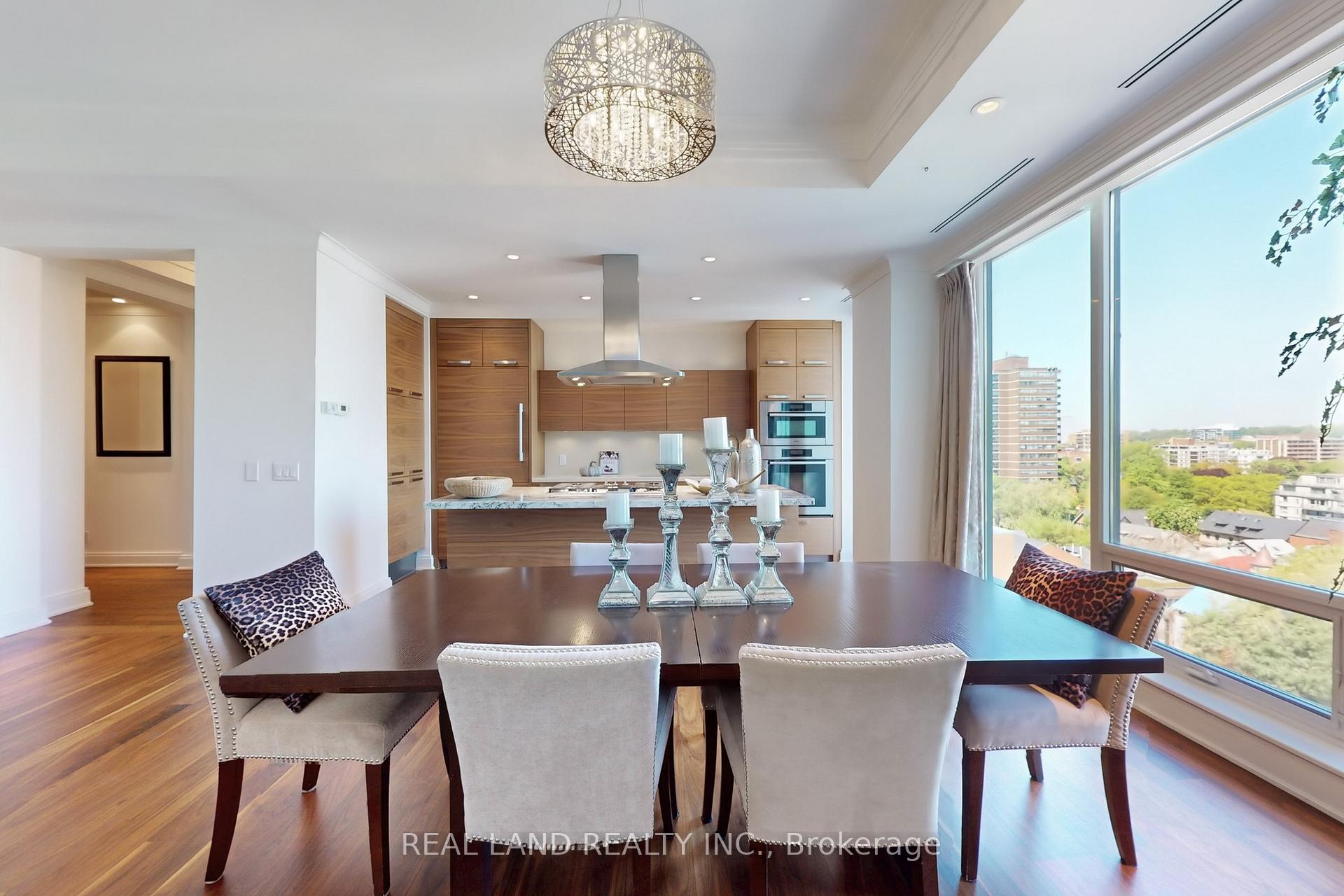 2 Bedrooms Condo at 206 Bloor, Toronto For sale