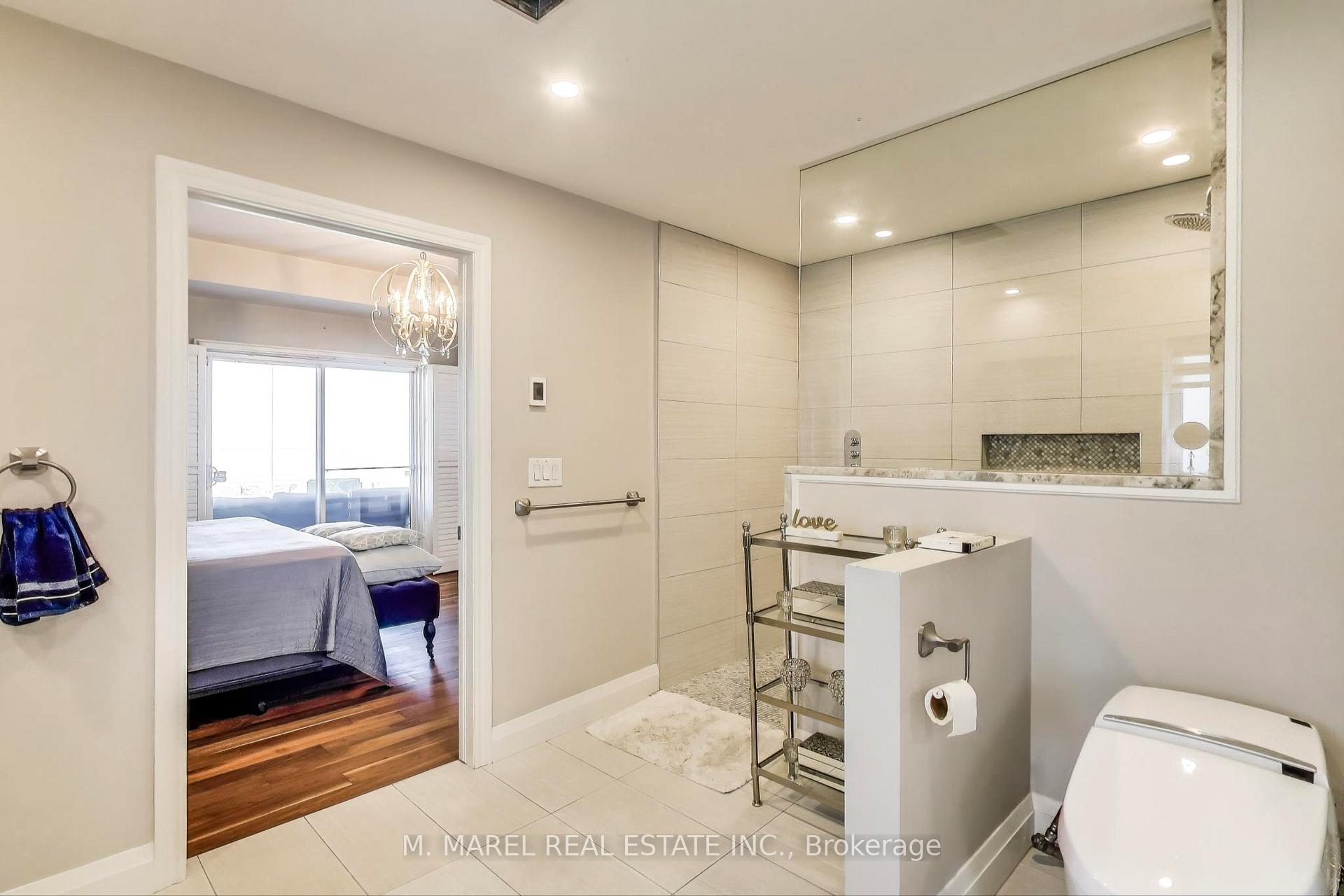 4 Bedrooms Condo at 484 Millen, Hamilton For sale