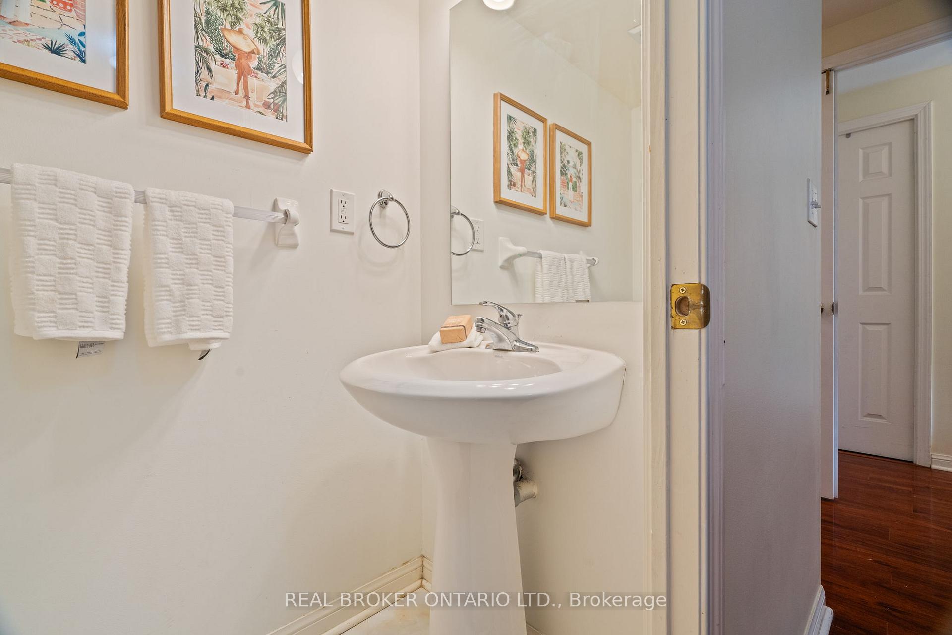 3 Bedrooms Condo at 3047 Finch, Toronto For sale