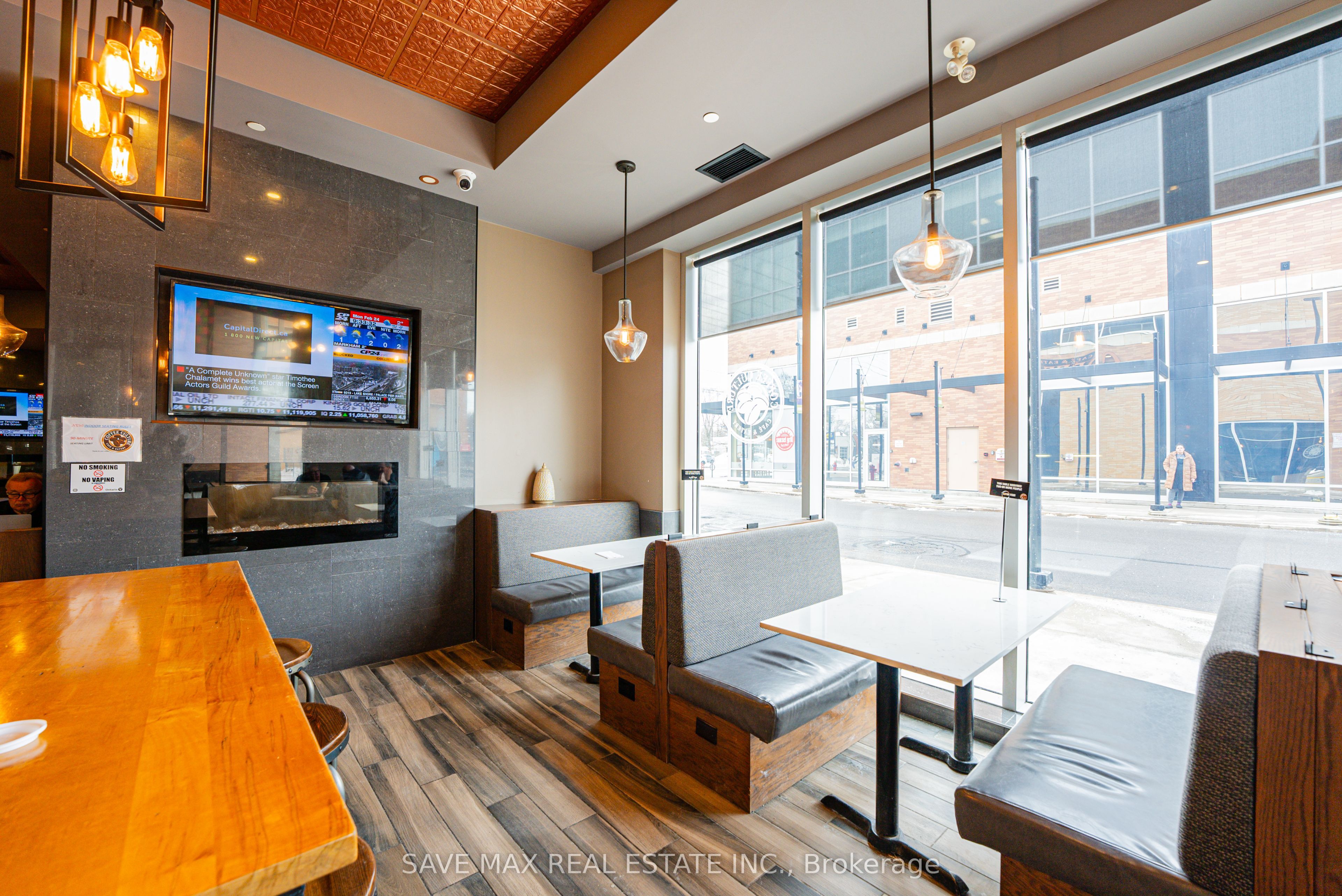 515 Lakeshore Road E, #101