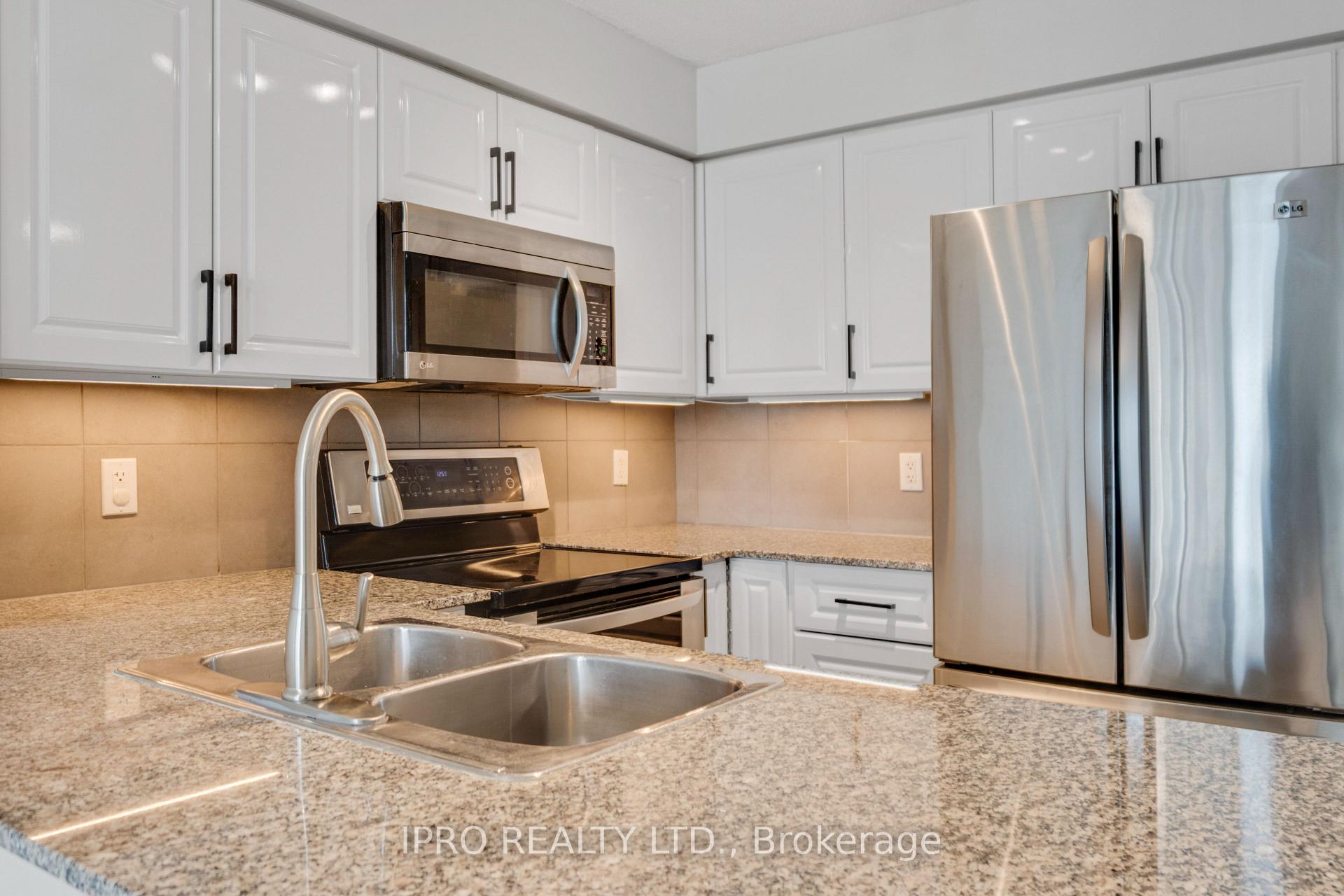 2 Bedrooms Condo at 16 Yonge, Toronto For sale