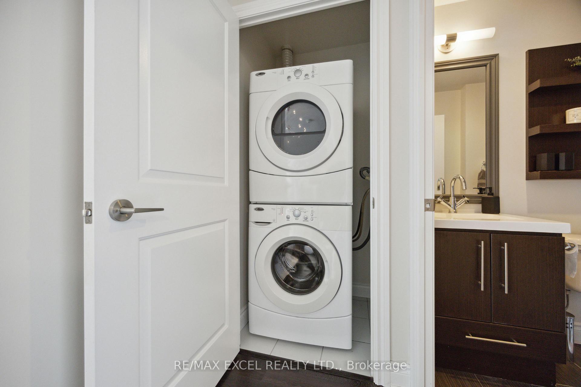 2 Bedrooms Condo at 90 Stadium, Toronto For sale