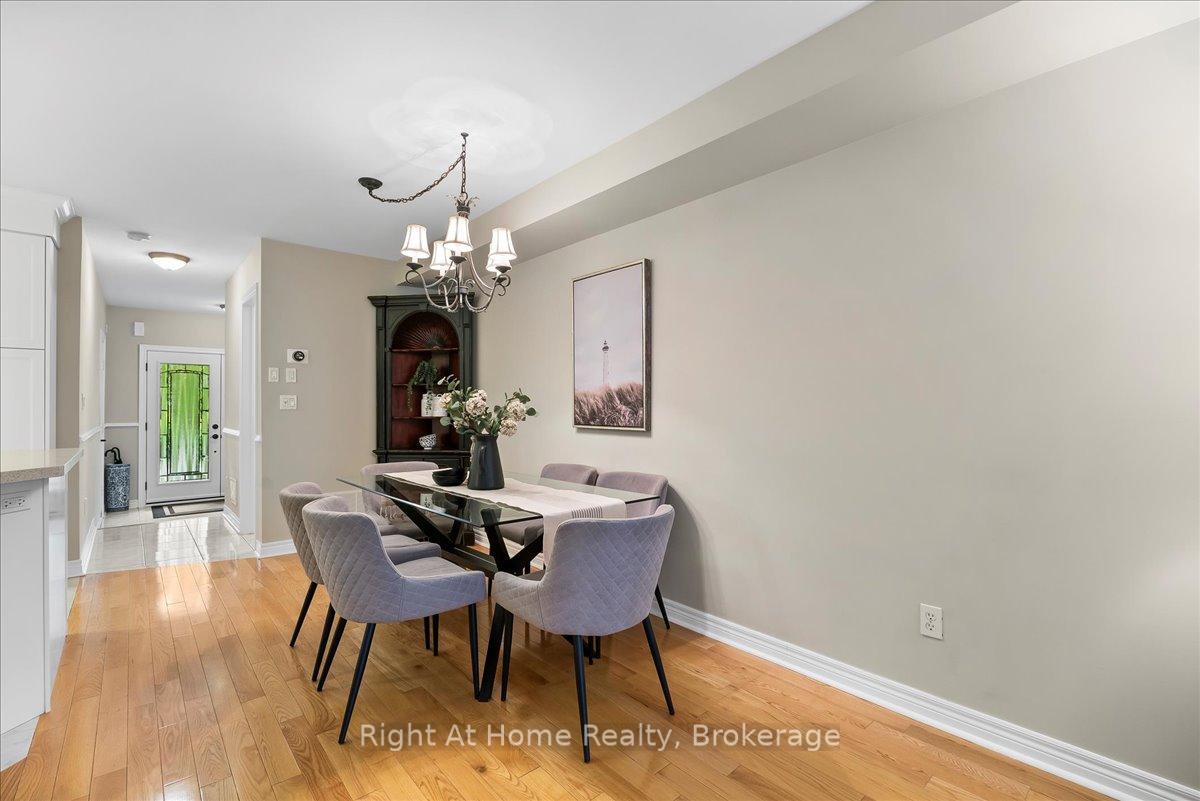 2 Bedrooms Condo at 2250 Rockingham, Oakville For sale