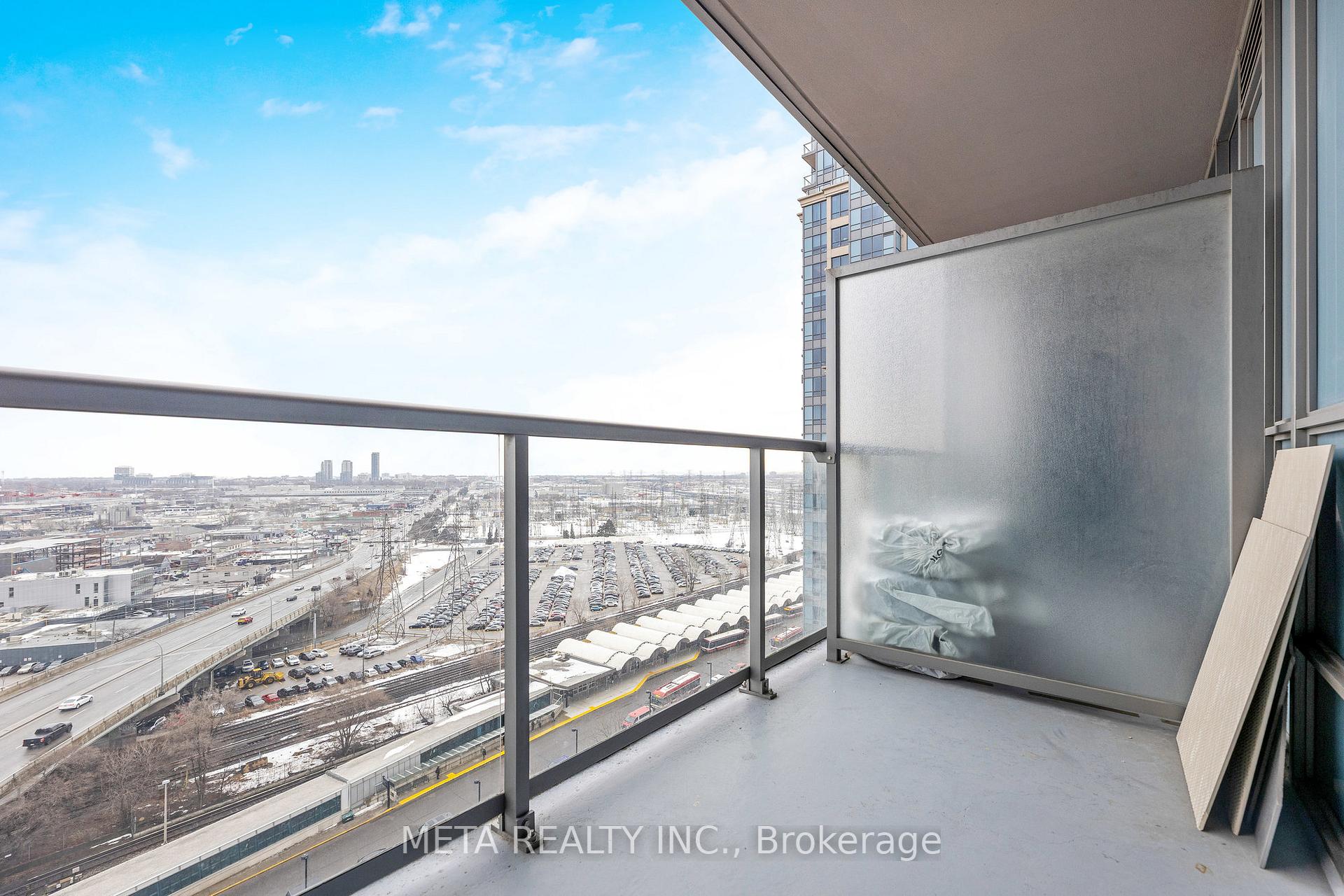 2 Bedrooms Condo at 15 Viking,  Toronto For sale