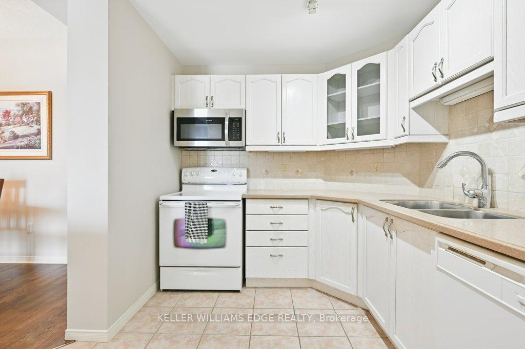 2 Bedrooms Condo at 2085 Amherst Heights,  Burlington For sale