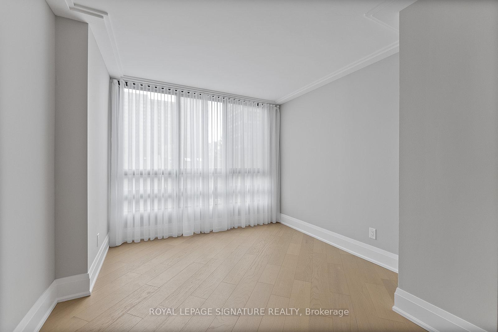 2 Bedrooms Condo at 77 Carlton,  Toronto For sale
