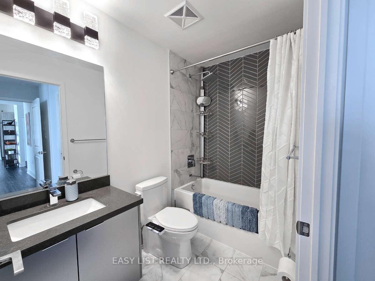 2 Bedrooms Condo at 2908 Highway 7, Vaughan For sale