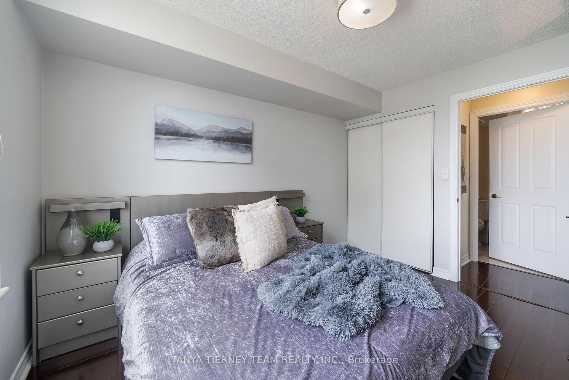2 Bedrooms Condo at 68 Corporate, Toronto For sale
